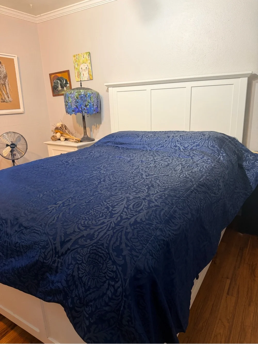 Deep blue jacquard duvet with damask pattern